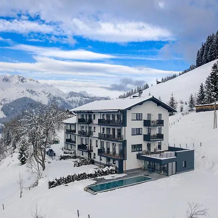 Chic In The Tennengebirge With Infinity Pool Apartment