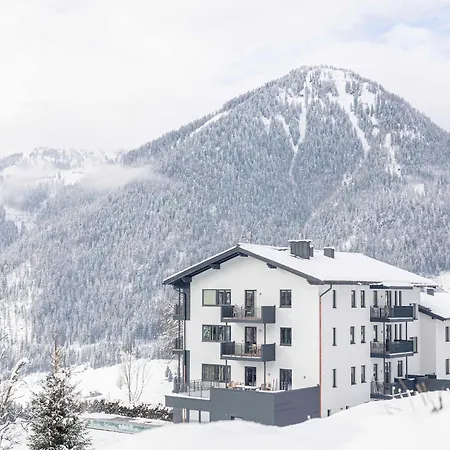 Chic In The Tennengebirge With Infinity Pool Apartment *
