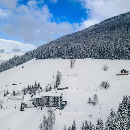 Chic In The Tennengebirge With Infinity Pool Apartment *